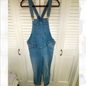 Maternity overalls